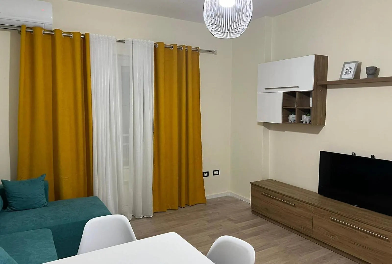 Andra Apartament Durres